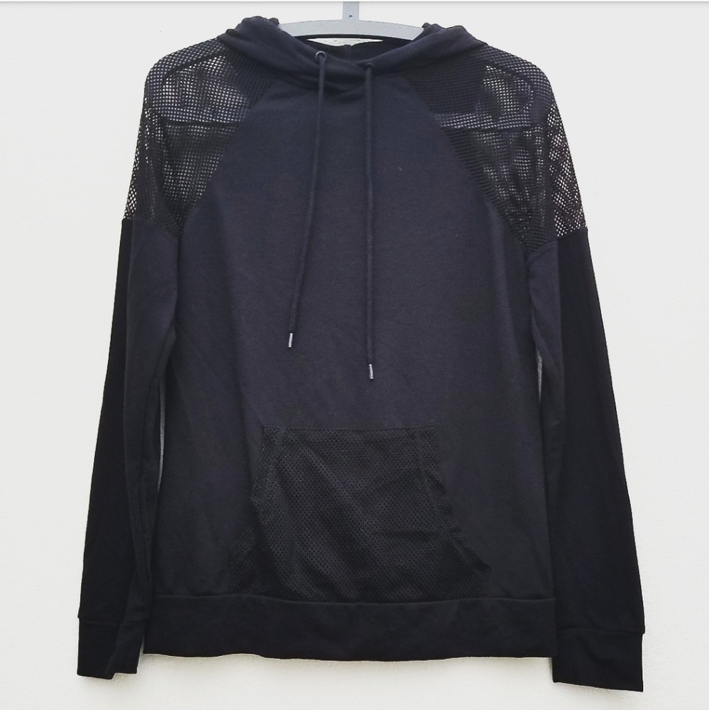 Black Pullover Hoodie With Mesh Nettingn